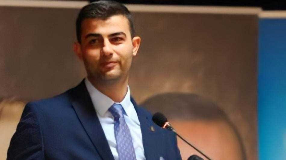 Ak Parti Çayırova Gençlik Kolları Başkanı Güveren görevi bıraktı