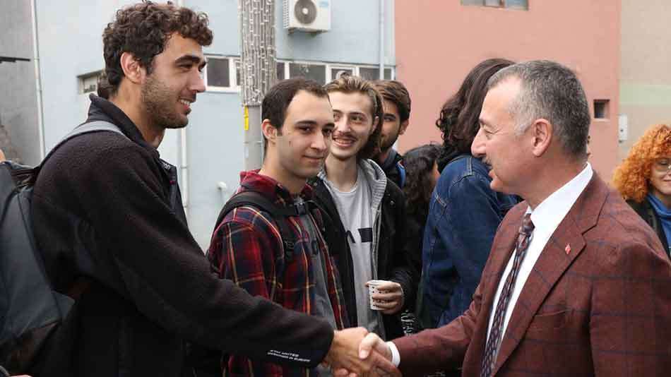 BÜYÜKŞEHİR'DEN ÜNİVERSİTELİ GENÇLERE BÜYÜK HİZMET