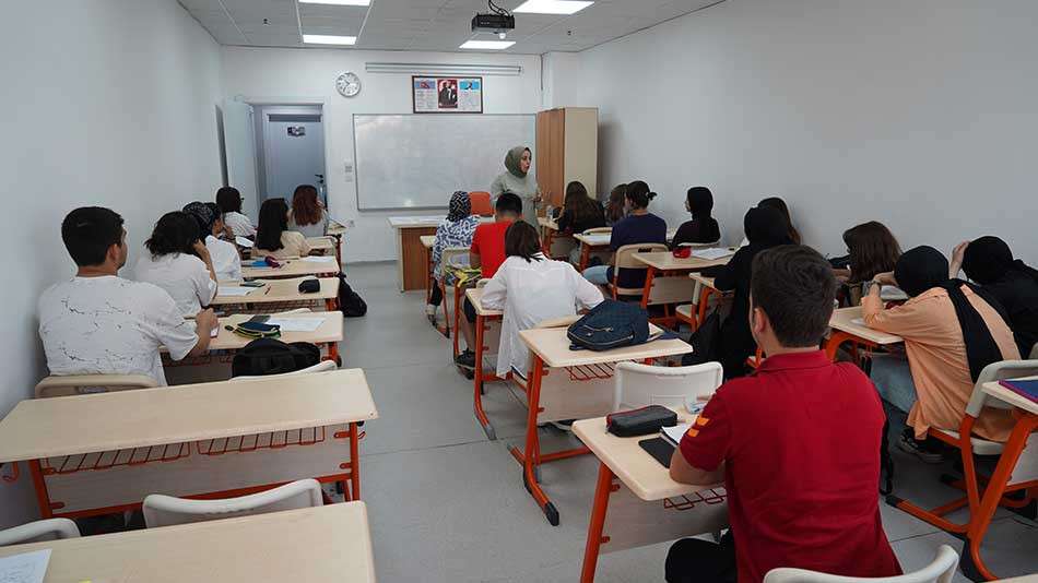 ÇAYIROVA GENÇLİK MERKEZİ'NDEN BÜYÜK BAŞARI