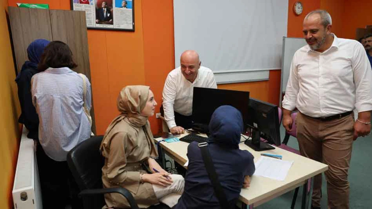 DARICA BELEDİYESİ, &Uuml;NİVERSİTE SINAVINA GİREN GEN&Ccedil;LERİN SINAV &Uuml;CRETİNİ &Ouml;DEYECEK