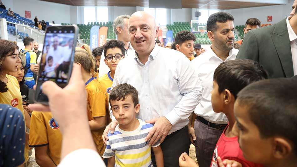 DARICA BELEDİYESİ'NDEN BİNLERCE ÇOCUĞA EĞİTİM