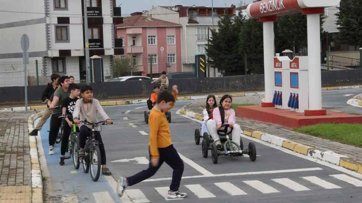 DARICALI &Ccedil;OCUKLAR EĞLENEREK &Ouml;ĞRENİYORLAR