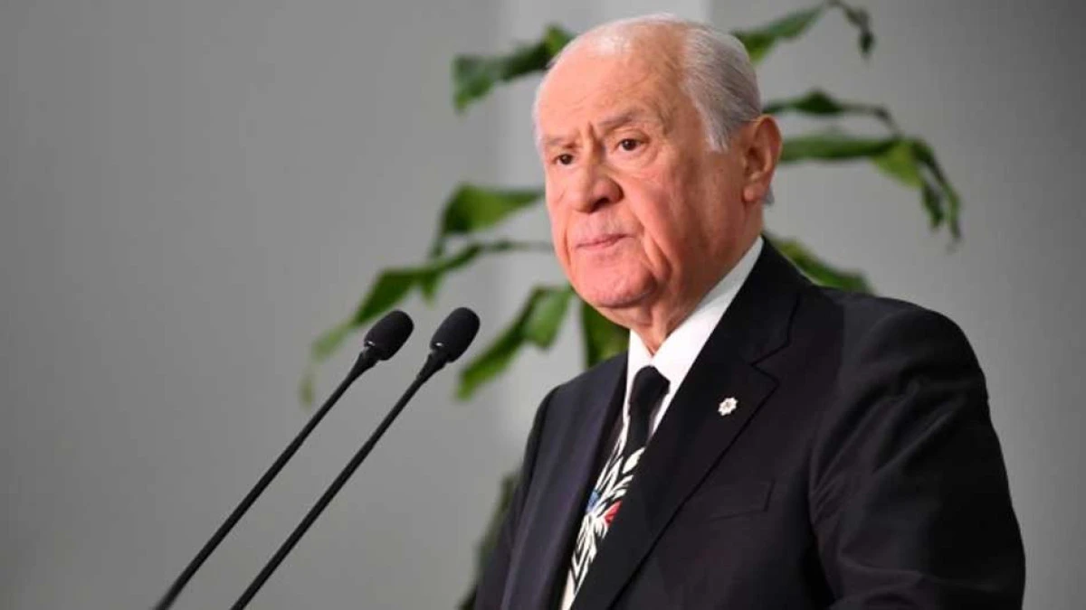 DEVLET BAH&Ccedil;ELİ'DEN DEM PARTİYE ''BAYRAK'' TEPKİSİ!