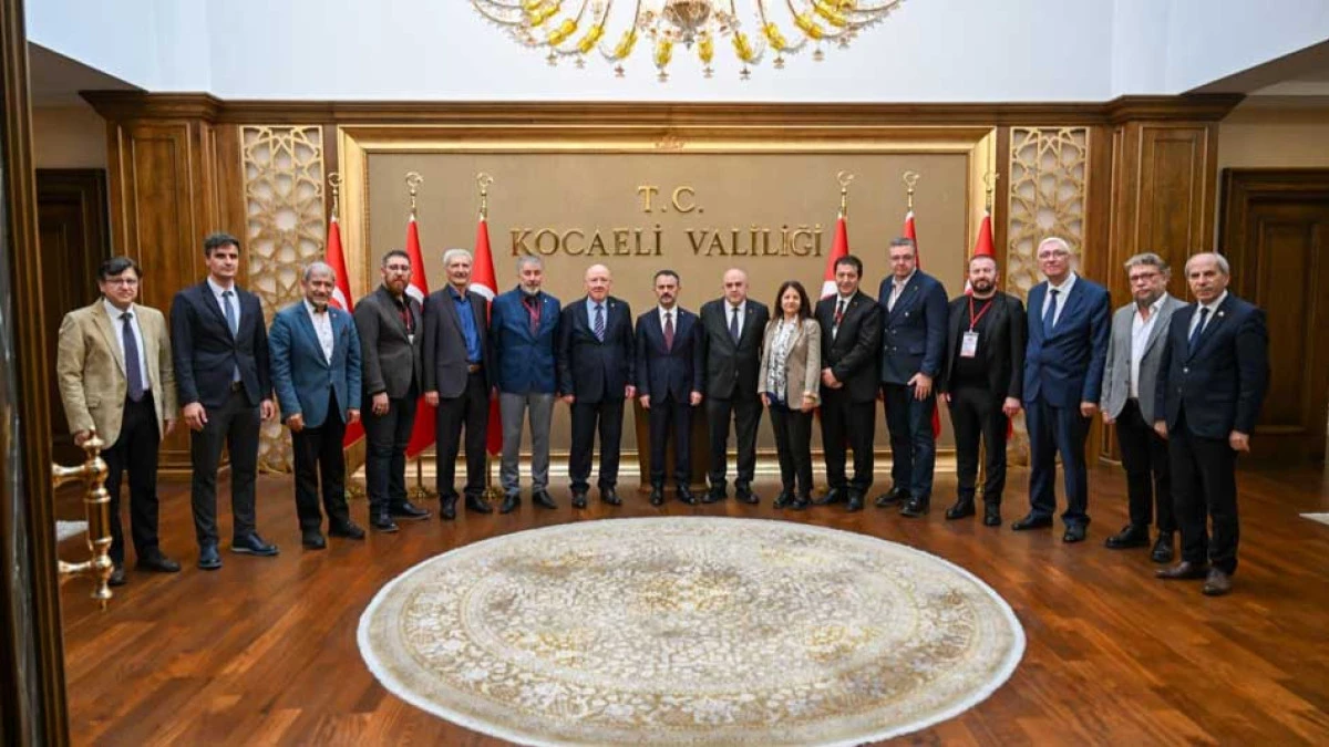 GAZETECİLERDEN KPCAELİ VALİSİ AKTAŞ'A ZİYARET