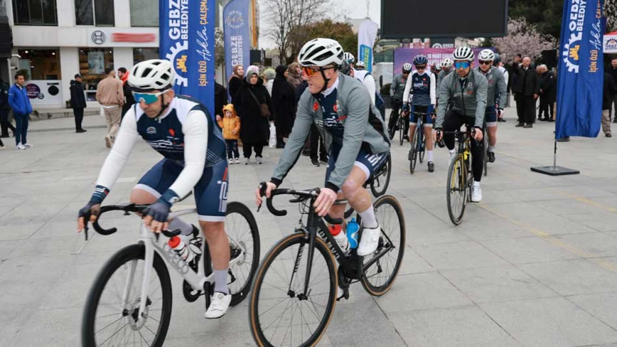 GEBZE'DEN &Ccedil;ANAKKALE'YE BİSİKLETLE 450 KM'LİK VEFA YOLCULUĞU