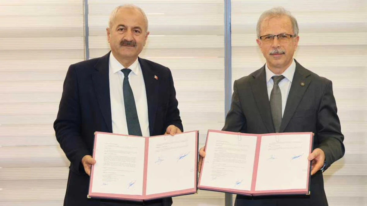 GEBZELİ REKTÖR ÇELİK GEBZELİ ÖĞRENCİLER İÇİN O PROJEYE İMZA ATTI