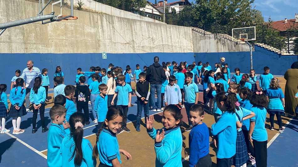 İTFAİYE MİNİK ÖĞRENCİLER İÇİN GİTTİ