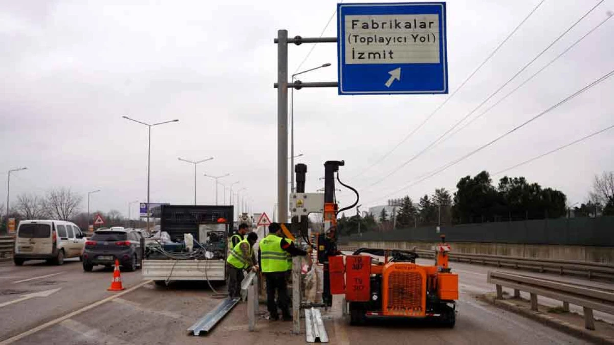 İZMİT'TE 6 NOKTAYA &Ccedil;ARPIŞMA YASTIĞI YERLEŞTİRİLDİ