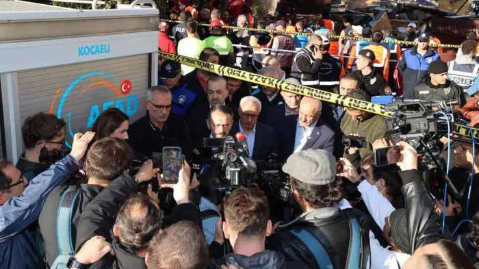 Kocaeli Valiliğinden Gebze'de çöken bina için Basın Duyurusu