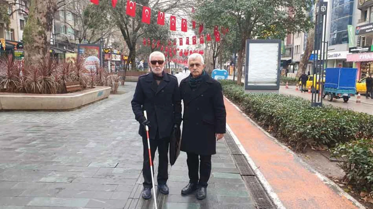 Kocaeli'de y&uuml;r&uuml;y&uuml;ş yolunda engellilerin yaşadığı erişim sorunlarına dikkat &ccedil;ekti!