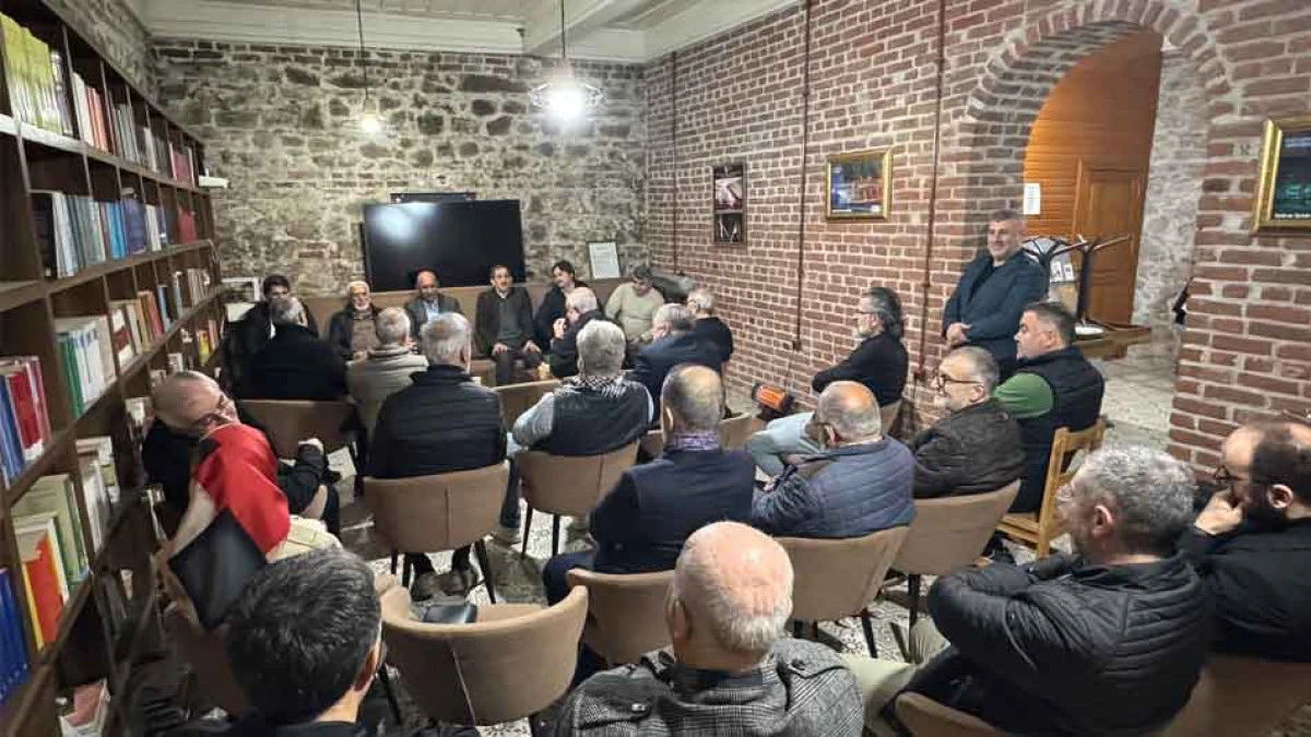 KOCAELİLİ İMAM HATİP MEZUNLARI KONAKTA SOHBET ETTİ