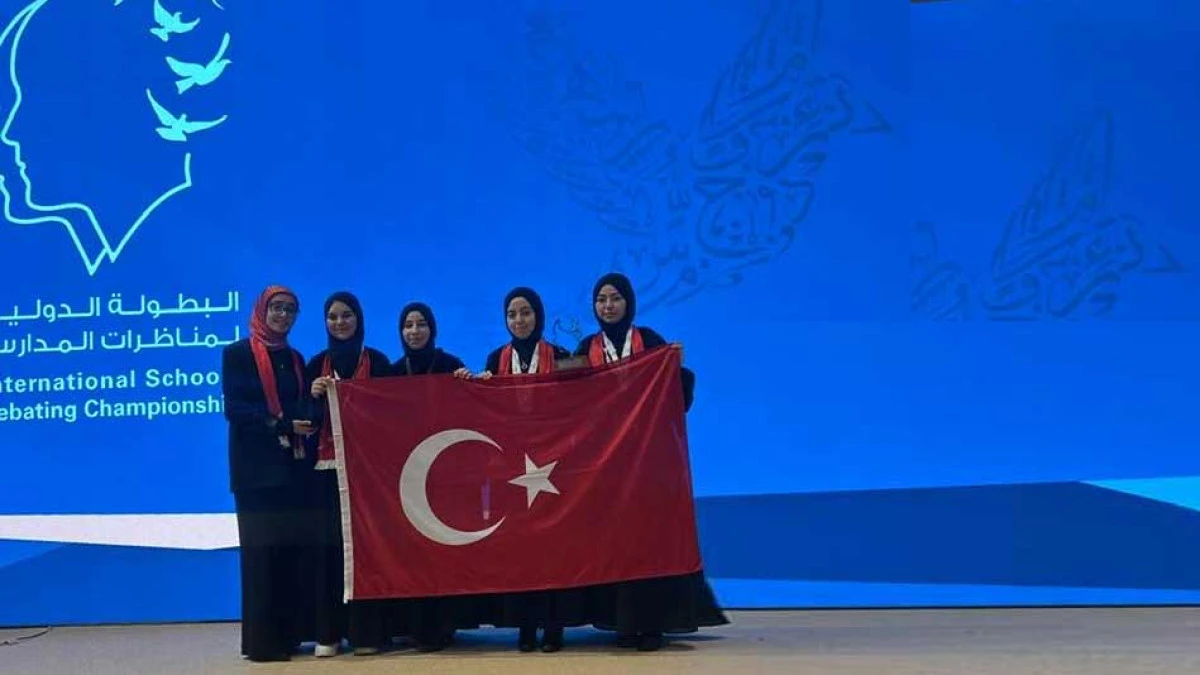 KOCAELİLİ KIZ &Ouml;ĞRENCİLER D&Uuml;NYA 2.İNCİSİ OLDULAR