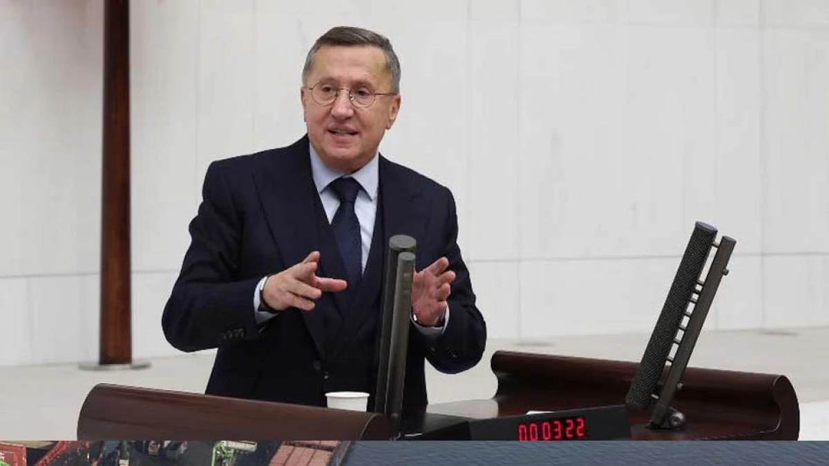 L&uuml;tf&uuml; T&uuml;rkkan: ''Kocaeli&rsquo;de denetlenen 1.250 işyerinin 614&rsquo;&uuml; ruhsatsız''