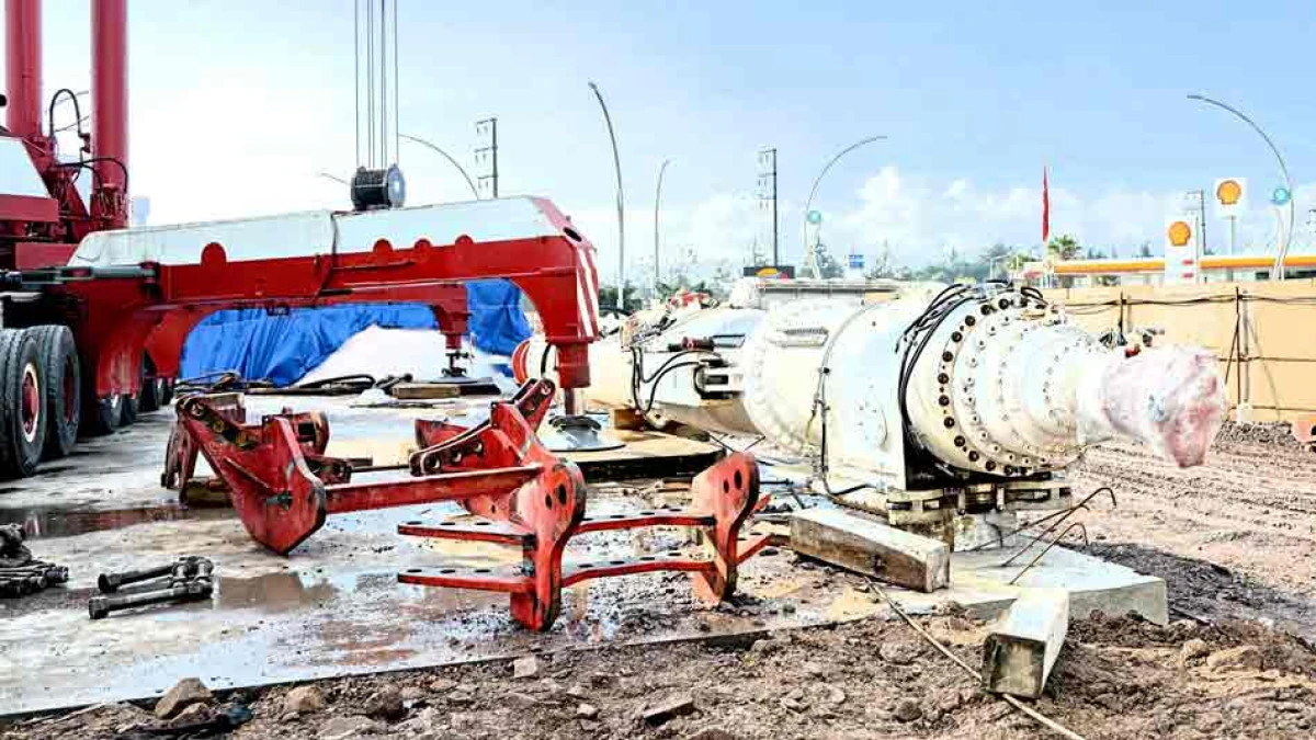 METRO İNŞASI İ&Ccedil;İN BİR İL&Ccedil;EMİZDE DAHA YERALTI KAZILMAYA BAŞLANDI