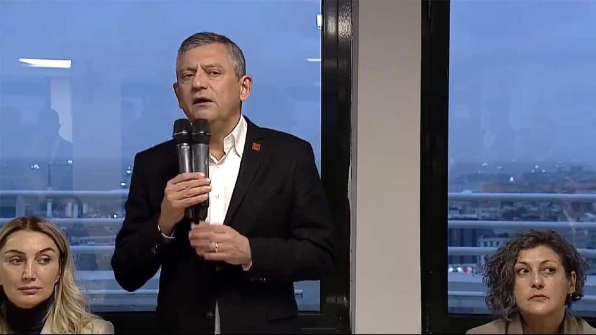 &Ouml;ZG&Uuml;R &Ouml;ZEL ONLARLA İFTARDA BULUŞTU