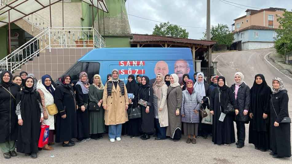 Saadetli Kadınlar Kapı Kapı Dolaşıp Kılıçdaroğlu için Oy İstiyor