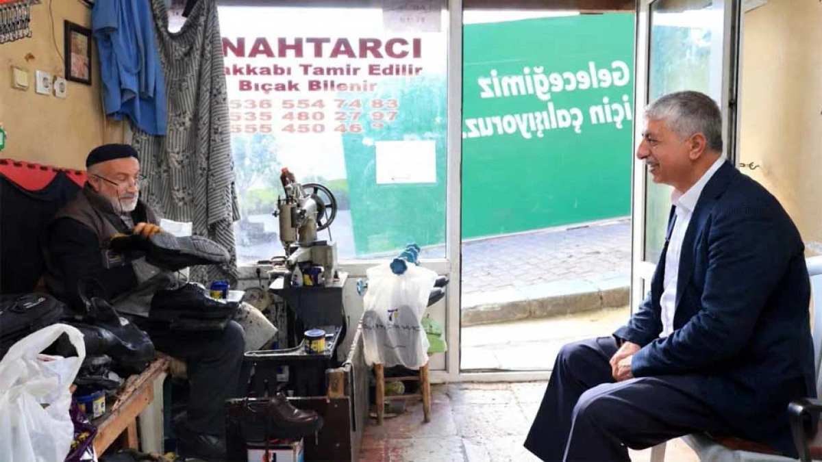 S&Uuml;LEYMAN AMCA BAŞKANI DİNLERKEN İŞİNİ YAPTI