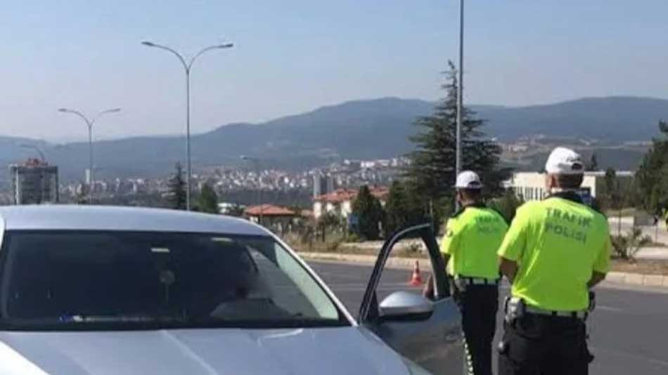 Trafikte bunu yapan yandı: Cezası 6 bin 440 lira