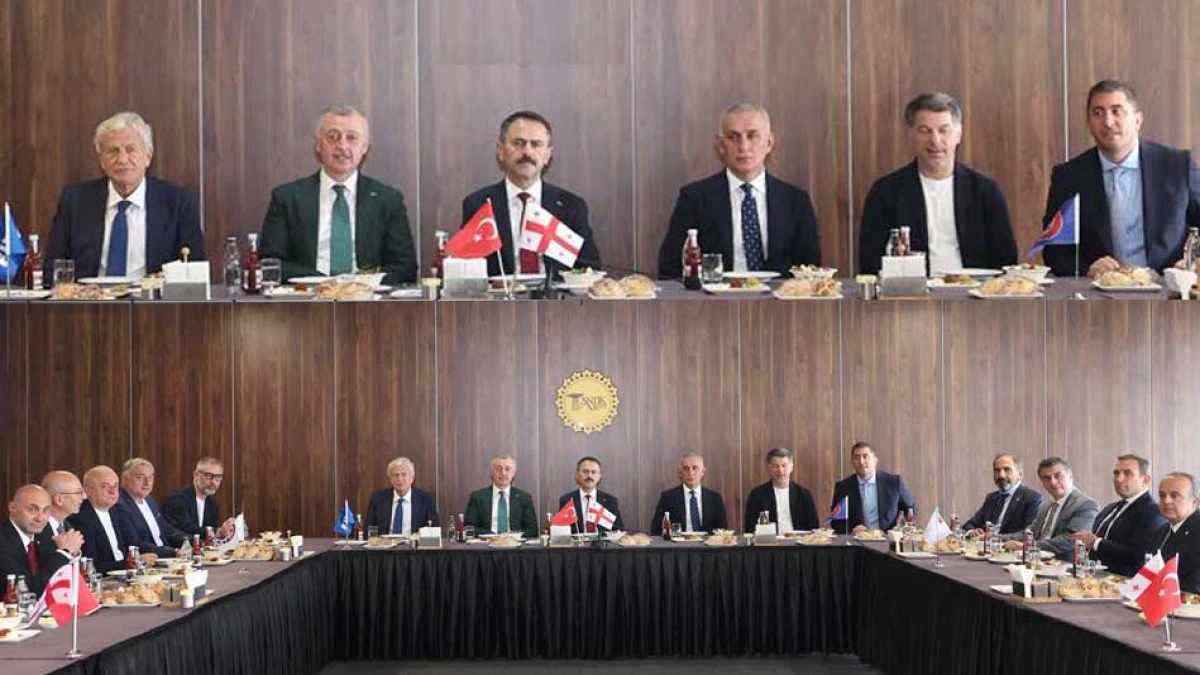 Türkiye ve Gürcistan Futbol Federasyonları Kocaeli'de Yemekte Ağırlandı