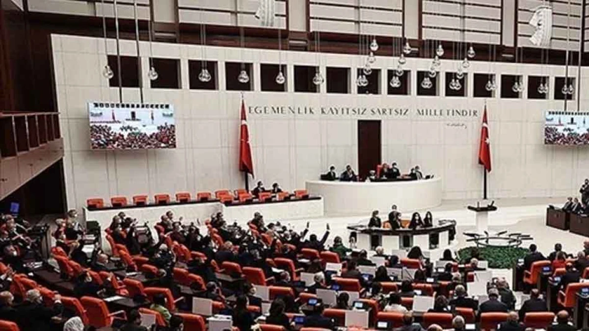 &Uuml;&Ccedil; BAĞIMSIZ MİLLETVEKİLİNİN GİDECEĞİ PARTİ BELLİ OLDU