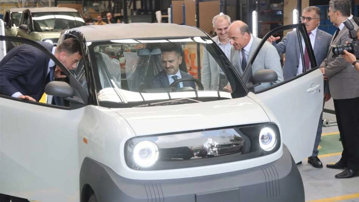 Vali Aktaş &Ccedil;ayırova'da mini otomobil &uuml;retim tesisini ziyaret etti
