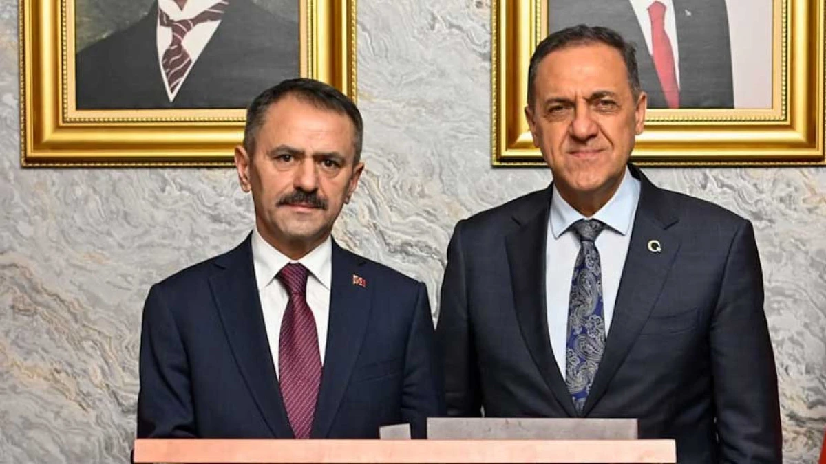 VALİ AKTAŞ'TAN KOMŞUYA HAYIRLI OLSUN ZİYARETİ