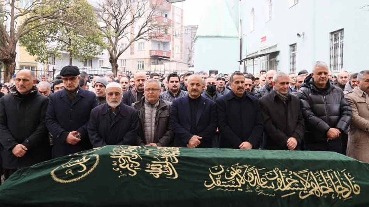 Y&Uuml;CEL AKPINAR'I YALNIZ BIRAKMADILAR